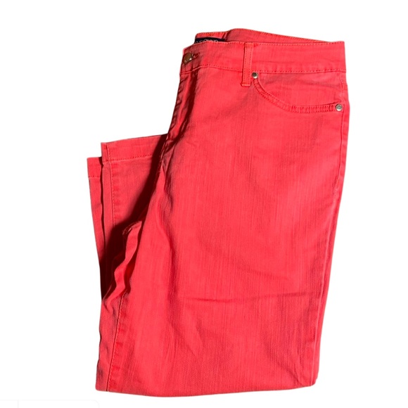 Bandolino Capri Pants - Picture 3 of 4